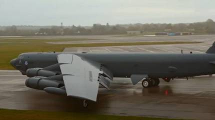 США передали ВСУ технику для восстановления аэродромов. Эксперты считают, что для возможности приёма бомбардировщиков ВВС США