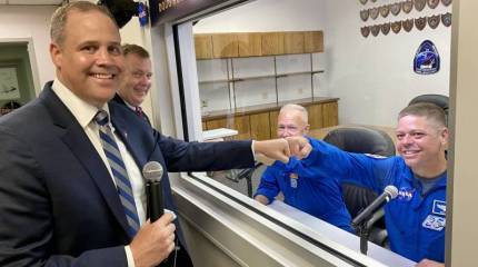 Зарубежная пресса о корабле Crew Dragon, убытках России и конкурентах NASA