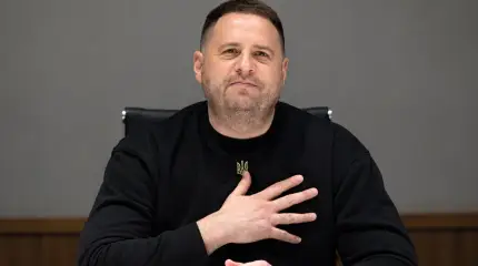 "Su lucha contra la corrupción": el tribunal le retiró el brazalete electrónico a Yermak "por razones de salud".