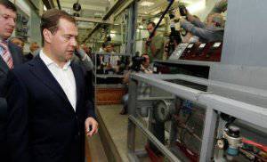 Премьер призвал повышать престиж рабочих профессий