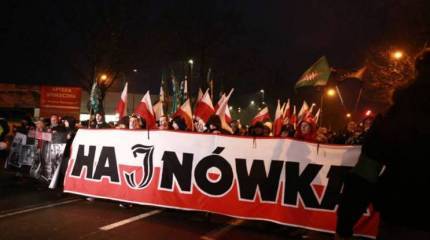 «Гиена Европы» злобно облаивает соседей