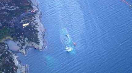 Получивший повреждение норвежский фрегат ушёл под воду