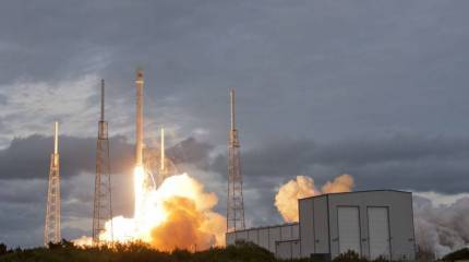 Маск обещает создать "марсианский корабль" и уволить 600 сотрудников