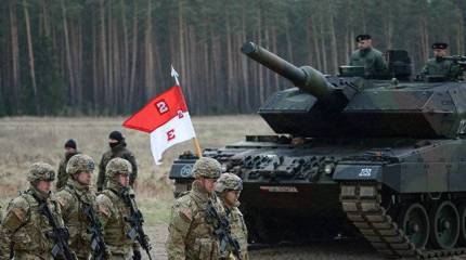 В шортах, майке и носках – польский ответ «Запад-2017»