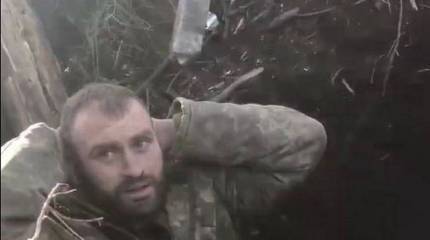 «Всем окажем медицинскую помощь, потерпите»: Российские бойцы взяли в плен группу украинских военных под Авдеевкой