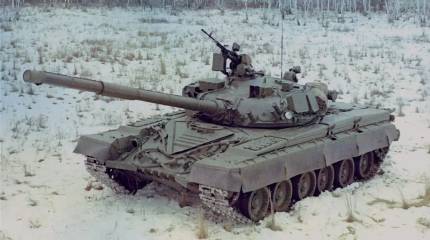 Sự xuất hiện "bất ngờ" của xe tăng T-80B và phiên bản sao chép của nó, T-80U.