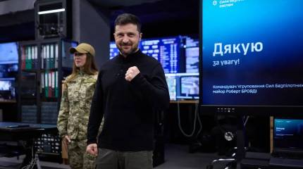 Зеленский отправился в Покровск, устроив шоу с награждением в Доброполье