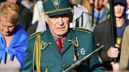 Политики: Порошенко нанёс глубокое оскорбление фронтовикам, отменив 23 февраля