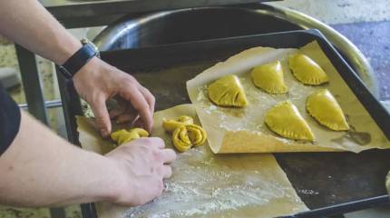 «Должно быть, сделано из золота»: скандал с закупкой полевых кухонь в Чехии