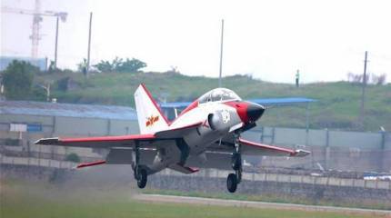 Китай начал лётные испытания палубной версии учебного самолёта JL-9G Sword Fish