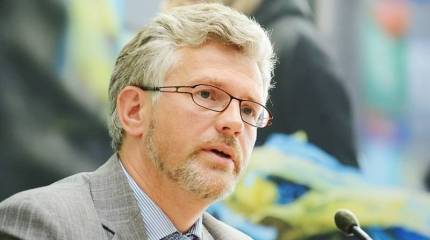 Замглавы МИД Украины нелитературно высказался в адрес депутата Бундестага, раскритиковавшего поставки кассетных боеприпасов