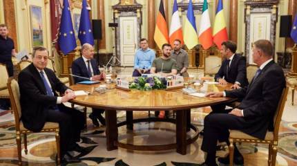 Макрон, Шольц и Драги пообещали Зеленскому поддержку в получении Украиной статуса кандидата на вступление в ЕС