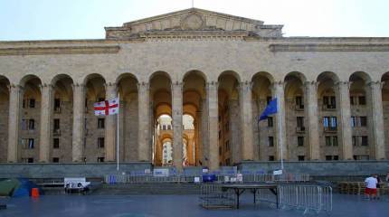 Тысячи граждан Грузии возмущены отказом от предоставления статуса кандидата на вступление в ЕС