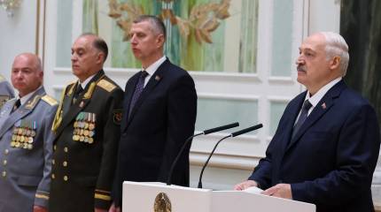 Лукашенко: Белоруссия не хочет воевать, но и голову перед врагом не склонит