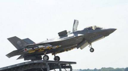 Истребитель F-35В впервые испытали трамплином