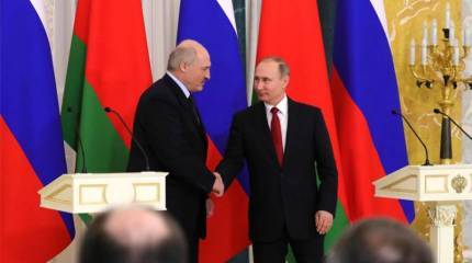 На Западе: Если Кремль продолжит поддерживать Лукашенко, Россия рискует настроить против себя белорусский народ