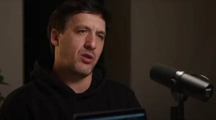 Признанный в РФ террористом Смольянинов, заявил пранкерам, что готов выступить перед бойцами ВСУ и получить гражданство Украины