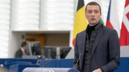 Кандидат в президенты Франции: мы не должны во всём подчиняться США