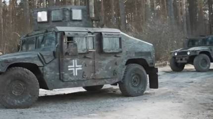 В украинской группировке «Азов» заявили о практически полном переходе на военную технику НАТО и представили бронемашины в камуфляже с балкенкройцем