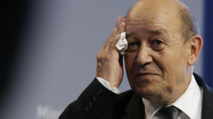 Французский министр обороны заявил, что Париж может никогда не передать "Мистрали" России