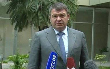 Серию важных заявлений сделал глава Минобороны Анатолий Сердюков