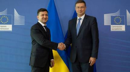 Президент Украины назвал заявление о дефолте слухами