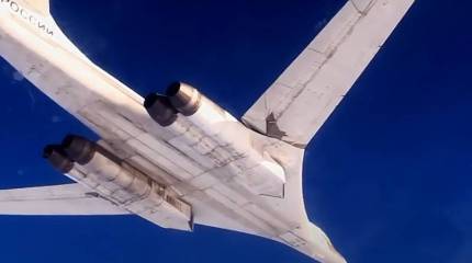 Стратегические бомбардировщики Ту-160 ВКС РФ выполнили длительный полёт в арктических широтах