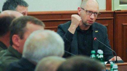 Американское новостное издание: "Человек Вашингтона Яценюк не может остановить группу своих коррумпированных дружков"