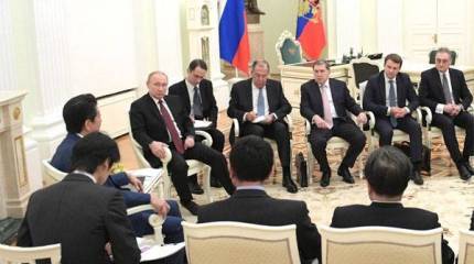 В Кремле главы государств обсуждают мирный договор России с Японией