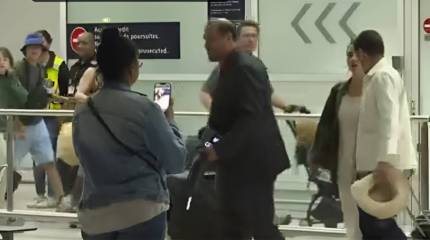 В Париж прибыли первые группы эвакуированных из Нигера французов