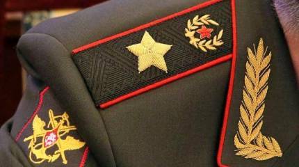 Воинские звания и погоны российской армии. Инфографика