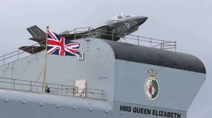 Британский авианосец HMS Queen Elizabeth прибыл в США