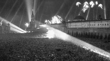 Отмена Сталиным праздника Победы не более чем предательский миф