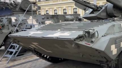 В Бельгии пропалестинские активисты повредили бронетехнику для ВСУ, приняв её за израильскую