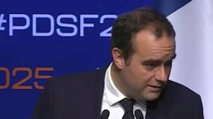 Министр обороны Франции: если допустить демилитаризацию Украины, то Россия на этой стране не остановится