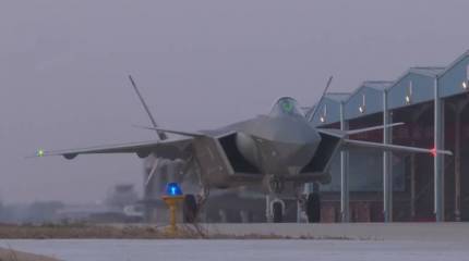 «Передовые китайские истребители»: НОАК получает J-20 с двигателями без управляемого вектора тяги