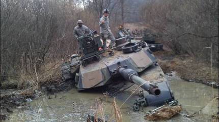 Ехидные комментарии. У Европы теперь три проблемы: дураки, дороги и танковая дивизия