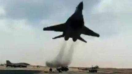 Показан эффектный полёт на сверхмалой высоте МиГ-29С ВВС Алжира