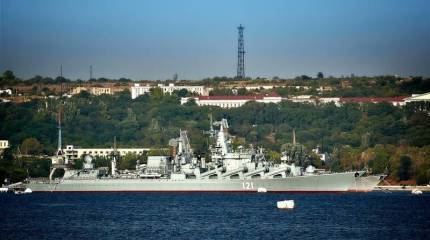 Флагман ЧФ крейсер "Москва" встал на ремонт. О модернизации пока молчат