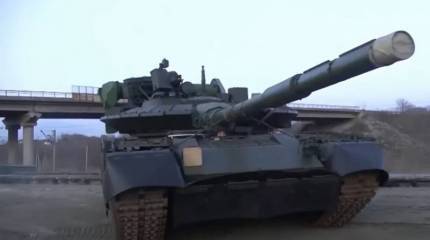 Новый танковый батальон морской пехоты ТОФ оснастили модернизированными танками Т-80БВ