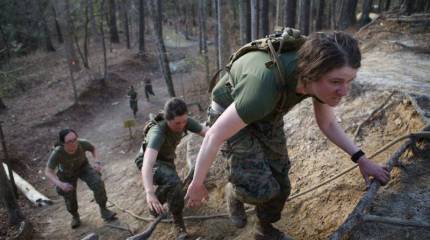 Боевая подготовка женщин-морских пехотинцев США