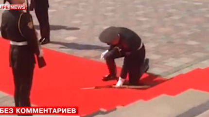 Уронившего карабин солдата отправят "на восточный фронт"?