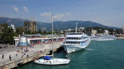 Петр Порошенко ввел запрет на заход в Керчь и Севастополь для зарубежных судов