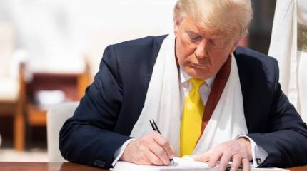 Президент США впервые в истории поговорил с главарём талибов