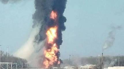 Сильный пожар в Мичуринске после схода с рельсов цистерн с горючим