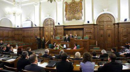 Латвийским парламентом будет рассмотрен вопрос о признании русского в качестве второго официального языка