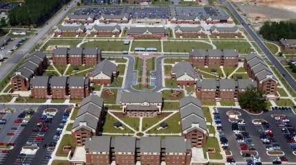 Американских солдат после длительного разбирательства переселили из казарм с плесенью на базе Форт-Брэгг