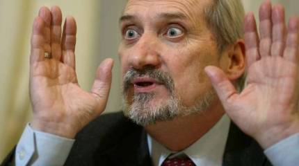 Министр обороны Польши заявил, что для проходивших обучение в военных вузах СССР польских военнослужащих дальнейшая служба в ВС Польши невозможна