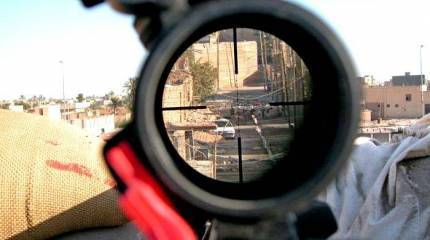 Сирийский снайпер «причесал» боевика с гранатометом за секунду до пуска