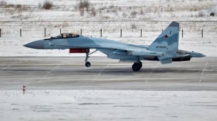 Для завоевания господства в воздухе: ОАК передала в войска первую в этом году партию истребителей Су-35С